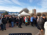 Přišlo mnoho přátel i kolemjdoucích