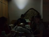 Skupinka s nouzovým osvětlením